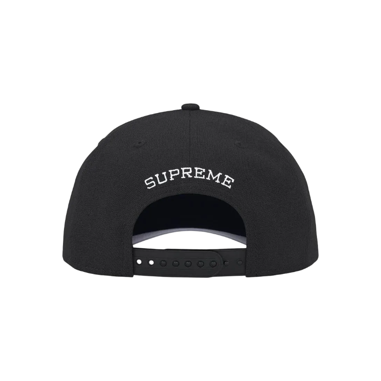 Boné Supreme Gothic Outline Adjustable New Era Preto